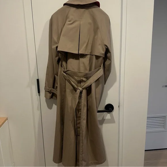 Misty Harbor Vintage Tan Trench Coat with removable liner - Picture 5 of 9
